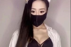 极品长腿美女《淑仪》有尺度打扑克