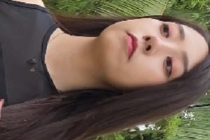 白色热裤长腿高跟美女