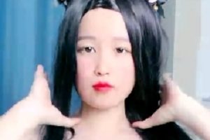 《小处处大屁屁哼》直播露脸私拍