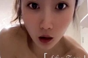 推特coser《灿灿》举牌私拍视频图片