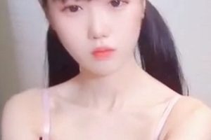 妹子控福音，18岁刚刚成年的一级极品小妹子