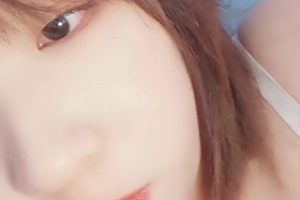 《九儿小川》白色吊带自我安慰