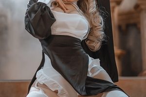 修女与神父写真视频套图