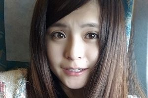 《湾湾情侣泄密》男友曝光高颜值女友的吃瓜视频