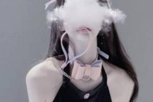 OnlyFans上流尤物反差-《MOZZI》收费有尺度