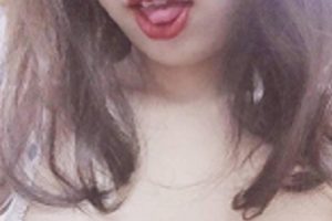 露脸美女《@软软的露西》