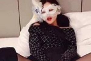 斗鱼主播《vivian》黑丝长靴女神的特殊服务