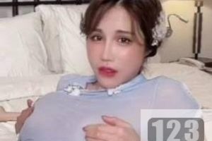 onlyfans系列《辛尤里》首次下水作