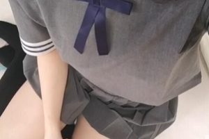 用透明小管管的小可爱《岁酱》