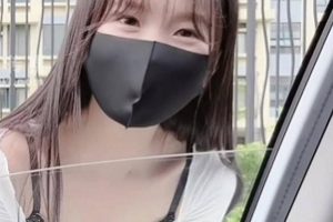 扣扣传媒剧情妹子《粉有颜色的人》租女友的附加服务