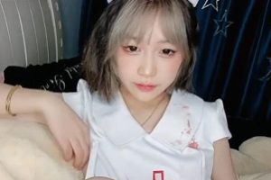 清纯系短发萌妹《米拉》cos护士