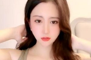 快手网红《琪琪》直播自我安慰