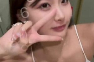 Twitter宝藏女孩《小屁mimi》付费群888稀有资源