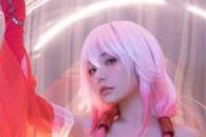 颜值女神反差玩法《喵小吉》地铁尿作品集