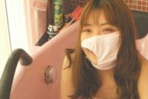 虎牙重口味美女《李小莫》极限挑战