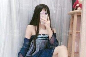 虎牙人气汉服女神《小清殿下》独角兽旗袍