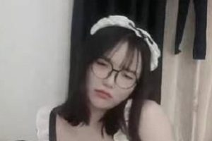 快手网红《周周乖崽》7月复出定制私拍泄露视频