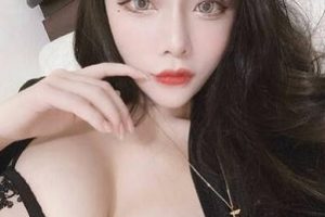 网红大眼女神《NIni》蕾丝佳作