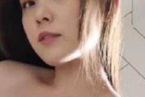 纯素颜喜欢小玩具自我安慰的女神《YunaTamago》