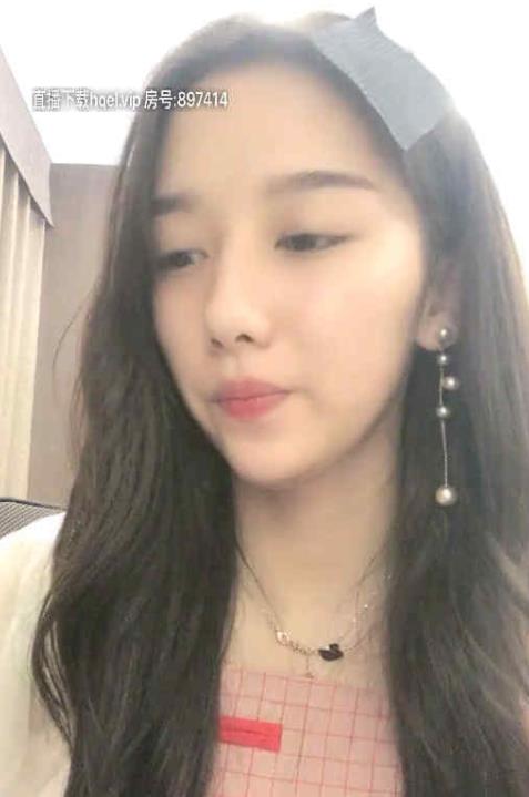 斗鱼小可爱《星luck》收费视频合集