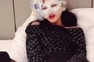 p站网红《vivian姐》剧情 黑丝长靴女神的特殊服务