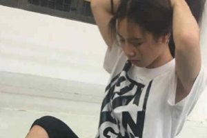 Twitter国产素人《大学萌妹》反差自拍合集