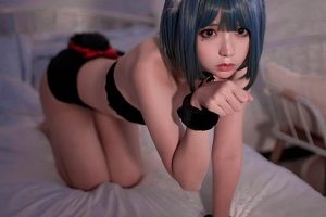 妖媚到骨子里的可爱萌妹《胖次猫》卧室自拍