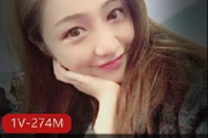 喜欢吃“棒棒糖”的素人校花自拍佳作