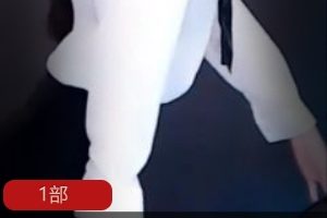 斗鱼极品尤物《 酱紫》 精彩土豪私人定制