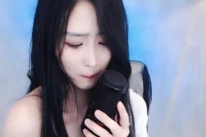 虎牙娇羞女主播《岩儿》私人定制