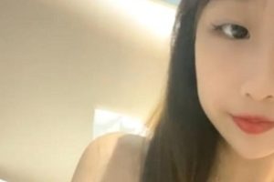 新晋收费房女主播《李溪妍》6月份自拍作品