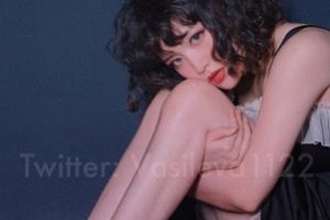 露TwitterS级身材《Vasileva》精彩露脸私拍