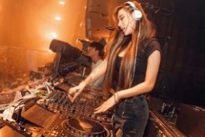 极品高颜值成都DJ女神（艾米），被网曝的作品流出【1V 113M 】