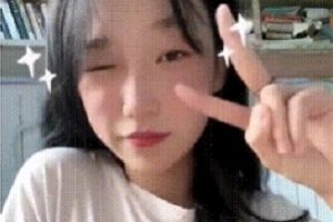 微博红人（沈娇娇），大一新生为凑学费拍有尺度接拍【20V-951M】