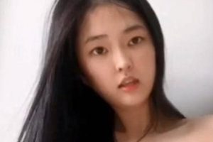 抖音甜美可爱学生妹（芋喵喵）首次直播露脸，简直绝美容颜【1V，686M】