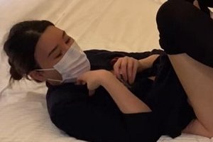 91论坛博主（斯文败类）与婀娜妩媚的已婚空姐地下恋情曝光【1V，2.4G】