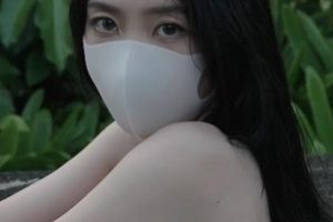 p站顶流女神（玩偶姐姐hongkongdoll）接拍晨钟暮鼓第二部，室外展示绝美胴体【1V，1G】