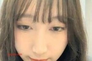 酷像明星都美竹的颜值主播，为了蹭流量接拍吃瓜视频【1V，766M】