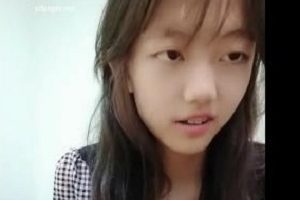 抖音娇嫩初中生（可爱宝宝子）直播跳辣妹舞，被妈妈发现 30部