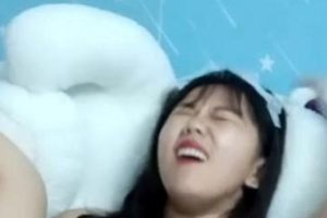 唇红齿白小美女（可爱的小S） 女仆装直播，饱满身材娇嫩可人【600MB】